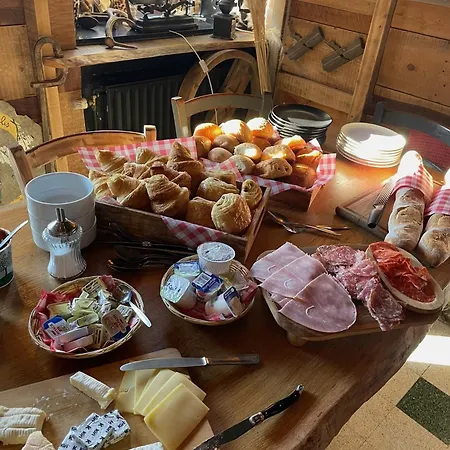 Les De Laurette Bed & Breakfast