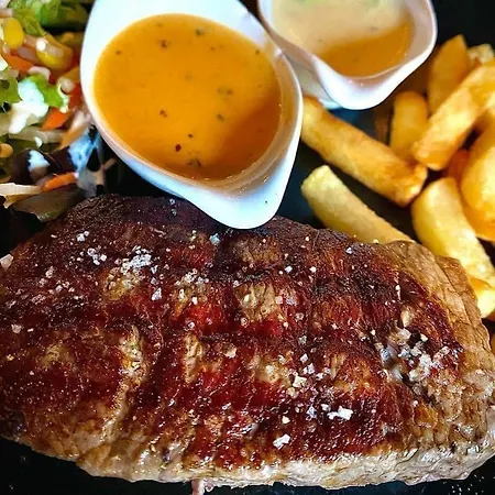 Couette-café Les De Laurette 4*