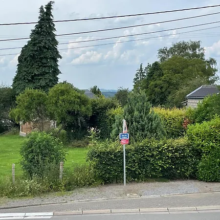 לינה וארוחת בוקר Les De Laurette 4*